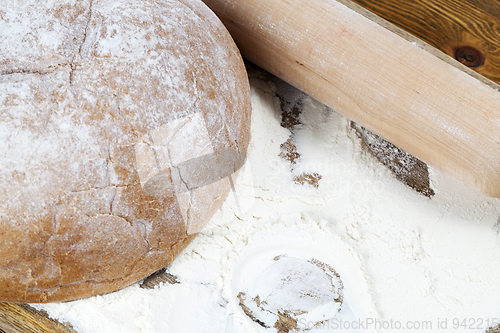 Image of Rolling pin and flour