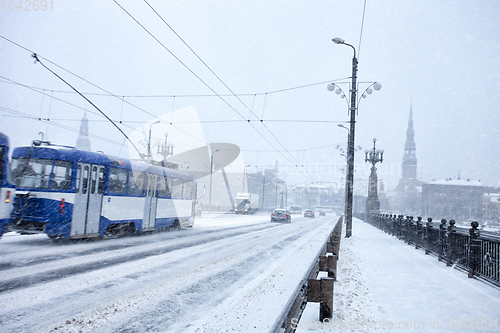 Image of Slow traffic during heavy snow storm