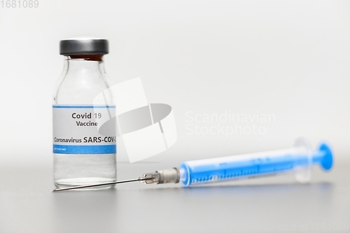 Image of Vaccine for virus in small bottles