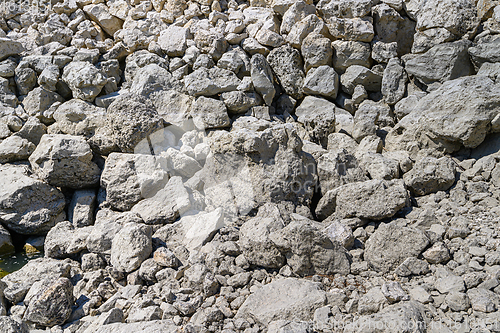 Image of big pile of rocks and boulders in a heap