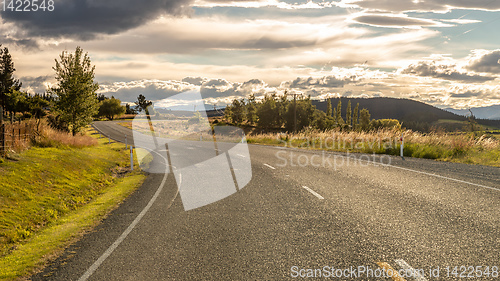 Image of road to horizon New Zealand south island