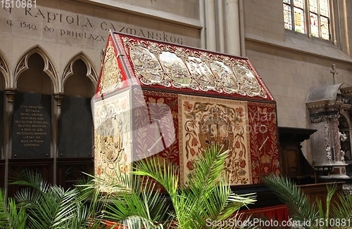 Image of Good Friday, people pray in front of God's tomb in the Zagreb Cathedral