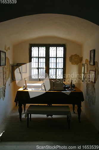 Image of An old dusty piano
