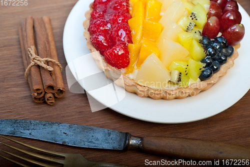 Image of fresh fruits cake pie