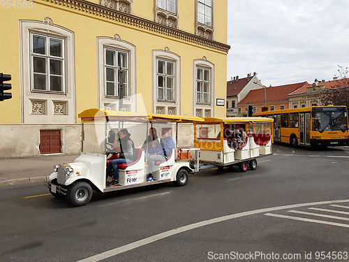 Image of Tourists to sightseeing tour in Sopron.