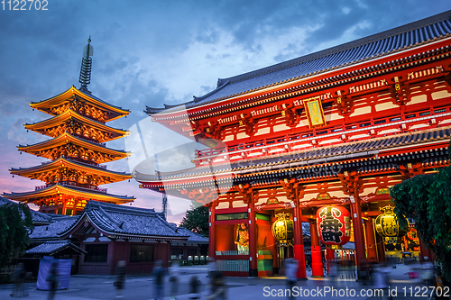 Image of Kaminarimon gate and Pagoda, Senso-ji temple, Tokyo, Japan