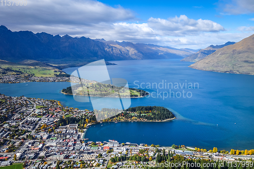 Image of Lake Wakatipu and Queenstown, New Zealand