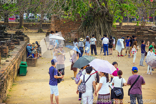 Image of Tourists on tour in Ayutthaya