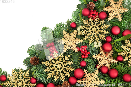Image of Christmas Gold Snowflake Flora and Ball Border