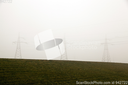Image of eletkricheskie poles in the mist