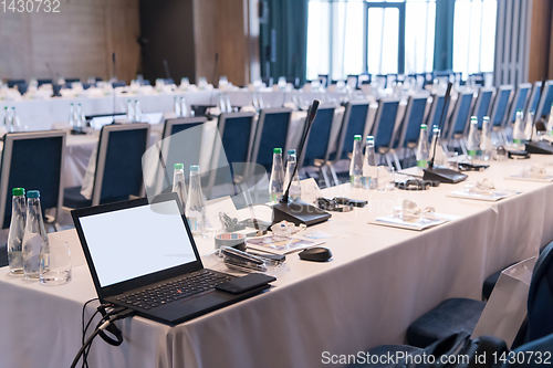 Image of interior of big modern conference room