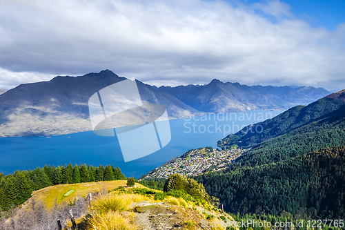 Image of Lake Wakatipu and Queenstown, New Zealand