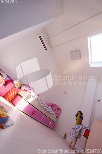 Image of pink little girl\'s room