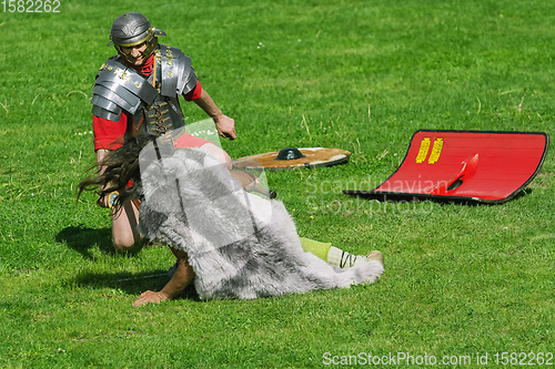 Image of Fight between Roman Legionary and Dacian Warrior