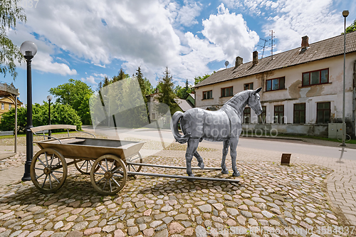 Image of Sculpture "Horse with a carriage"