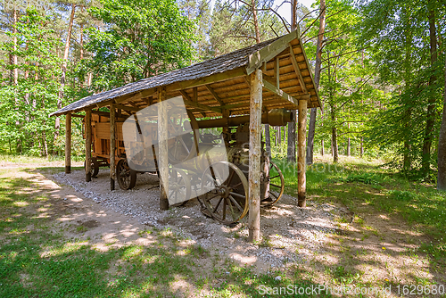 Image of Lokomobile in the shed