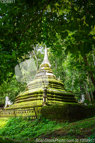 Image of Wat Palad temple stupa, Chiang Mai, Thailand
