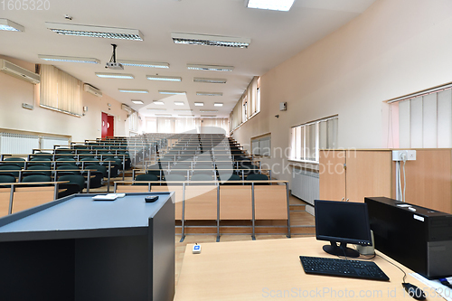 Image of empty classroom