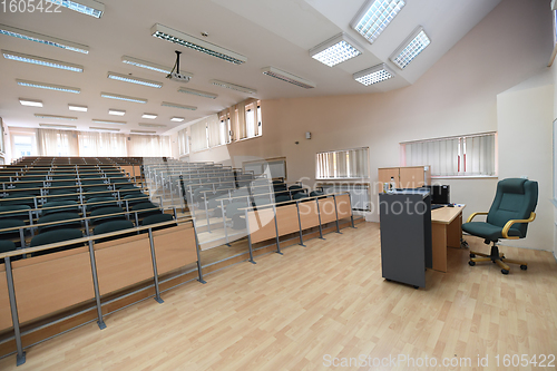 Image of empty classroom