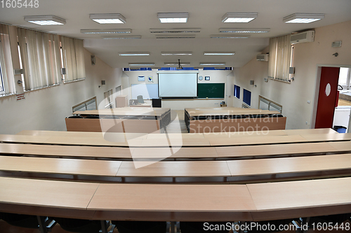 Image of empty classroom