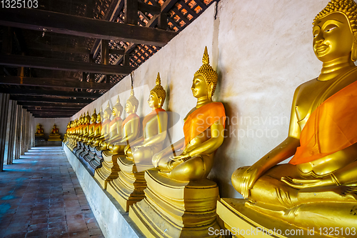 Image of Gold Buddha statues, Wat Phutthaisawan temple, Ayutthaya, Thaila