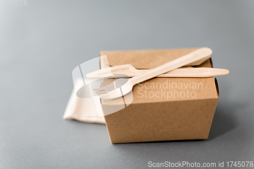 Image of disposable paper box for takeaway food