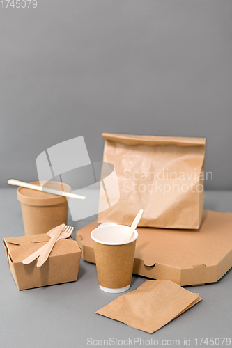 Image of disposable paper containers for takeaway food