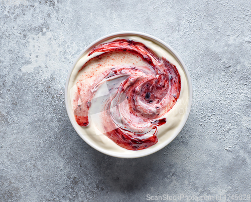 Image of bowl of yogurt with jam