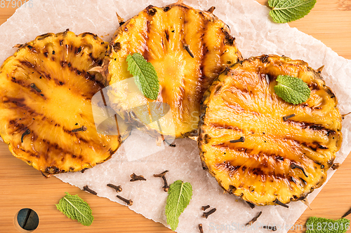 Image of Grilled pineapple slices