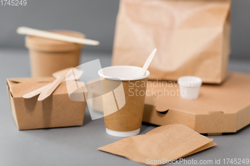 Image of disposable paper containers for takeaway food