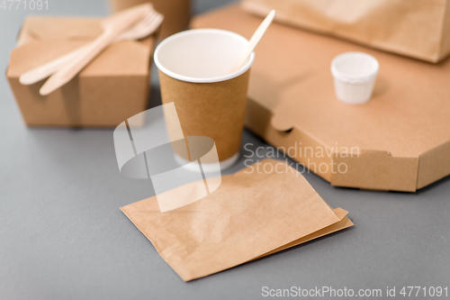 Image of disposable paper containers for takeaway food