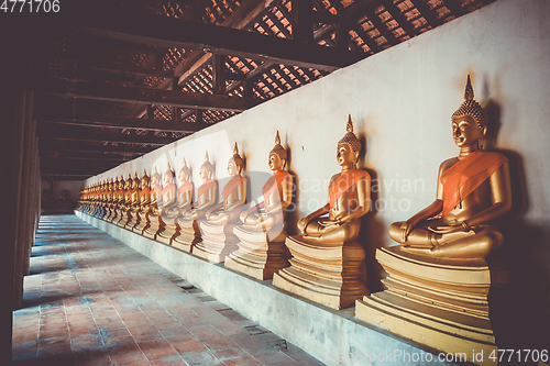 Image of Gold Buddha statues, Wat Phutthaisawan temple, Ayutthaya, Thaila