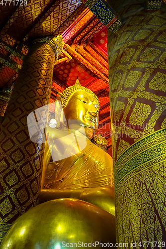 Image of Gold Buddha statue, Wat Phanan Choeng, Ayutthaya, Thailand