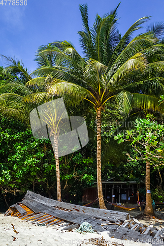 Image of wreck boat on Turtle Beach, Perhentian Islands, Terengganu, Mala