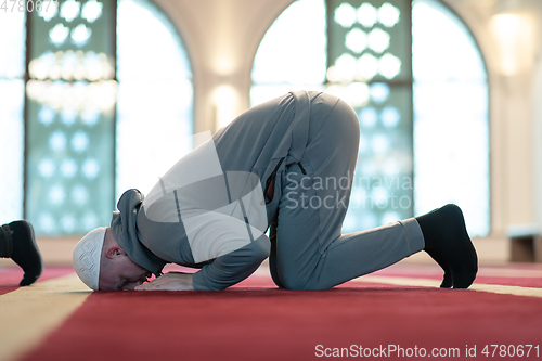 Image of man performing sajdah in namaz