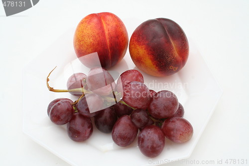 Image of Nectarine and grapes