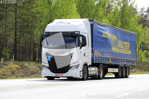 Image of New Iveco S-Way Natural Power on Road