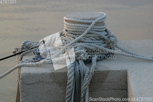 Image of Rope of boat knotting