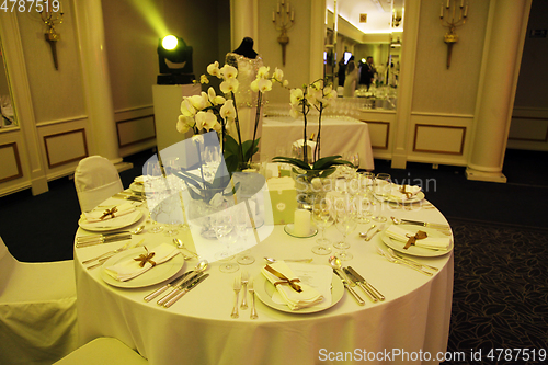 Image of Beautiful table set for wedding