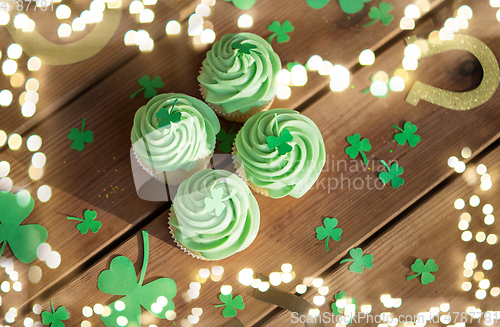 Image of green cupcakes, horseshoes and shamrock