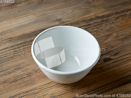 Image of empty white bowl