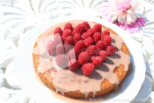 Image of Cake with raspberries