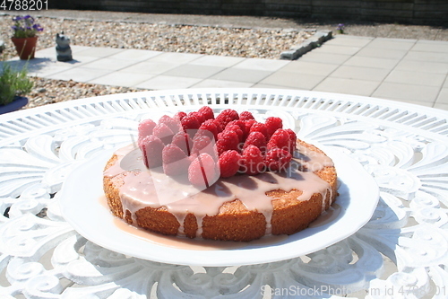 Image of Cake with raspberries