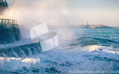 Image of High tide and splashing wave in Saint Malo