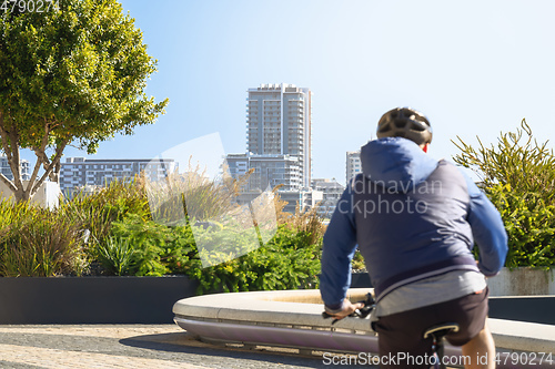 Image of cyclist in Perth