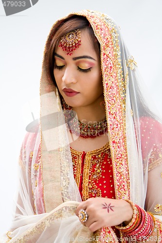 Image of Elegant Bengali bride