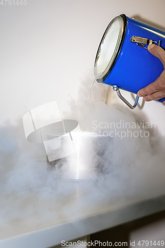 Image of liquid nitrogen laboratory