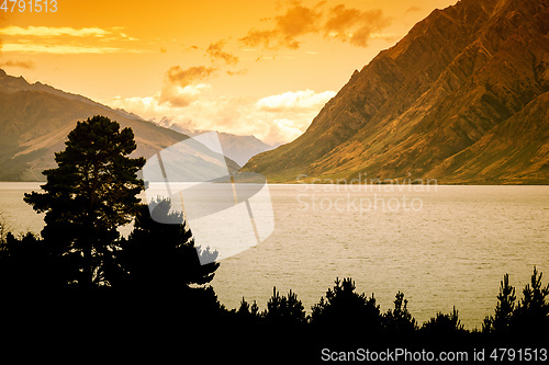 Image of Lake Hawea in New Zealand