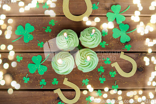 Image of green cupcakes, horseshoes and shamrock