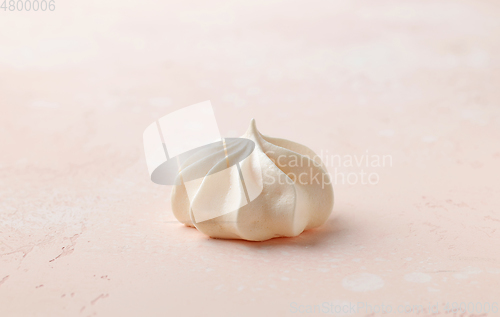 Image of freshly baked meringue cookie